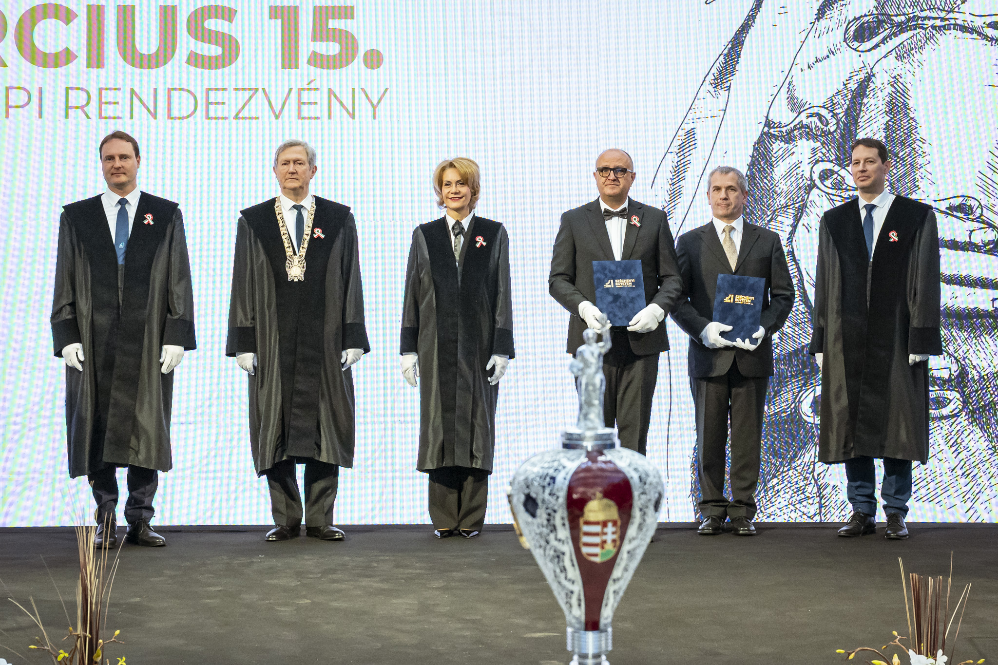 Gallery of award recipients: The ceremony also provided an opportunity to present the prestigious recognitions of Széchenyi István University. (Photo: András Adorján, Gergely Nagy / Széchenyi István University)